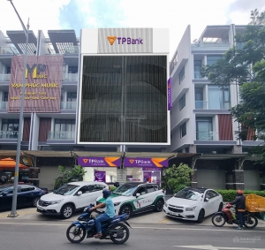 Chị Hương muốn bán Toà VP 1400m2 7 tầng, Cho Tpbank Thuê 165tr, có penthouse 200m. Ưu tiên Tiền Mặt